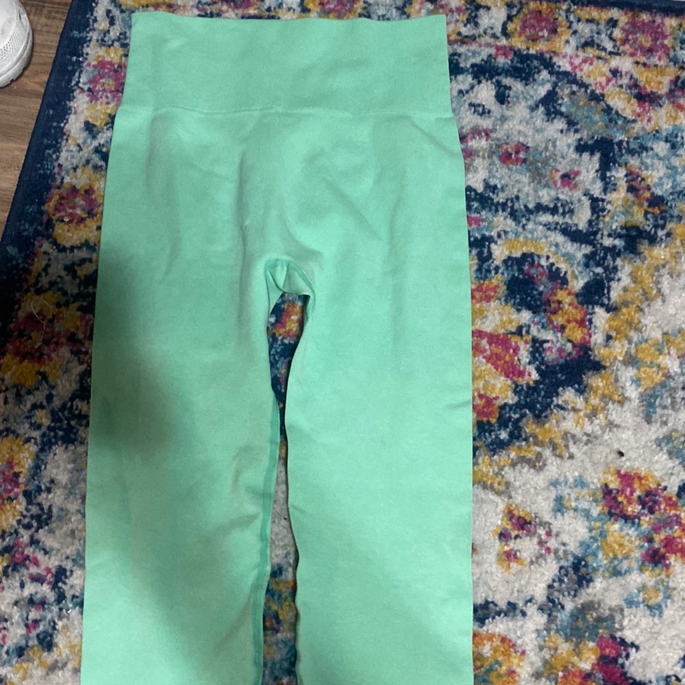 size m/l workout leggings if need more pictures, can message me